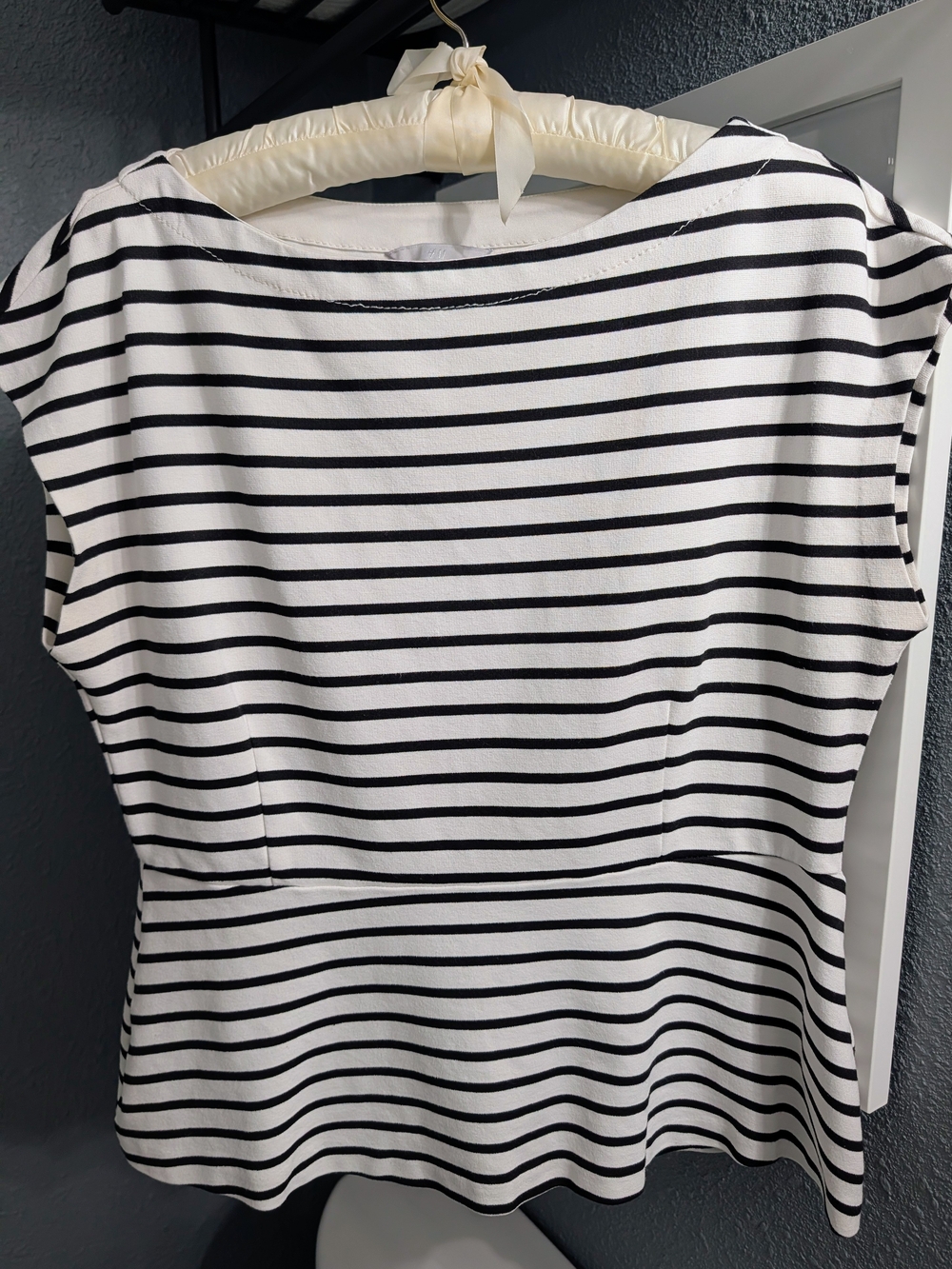 Women's H&M Black and White Striped Boatneck Cap Sleeve Top